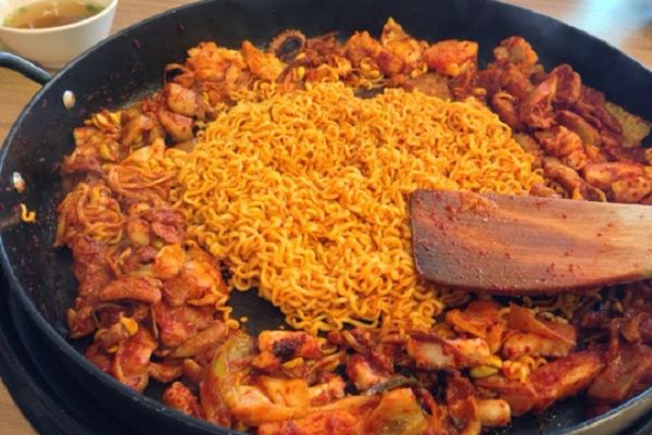 Lườn Gà Nướng Dakgalbi - Món Ngon Xuất Sắc Từ Gà Ở Xứ Sở Kim Chi