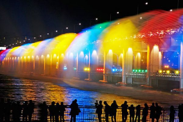 Đài Phun Nước Cầu Vồng Ánh Trăng Tuyệt Đẹp Ở Seoul, Hàn Quốc