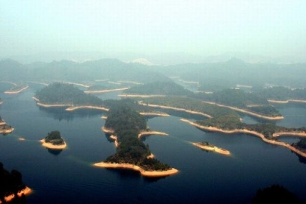 Hồ Vạn Đảo Trung Quốc - Vẻ Đẹp Đầy Mê Hoặc "Atlantic Phương Đông"