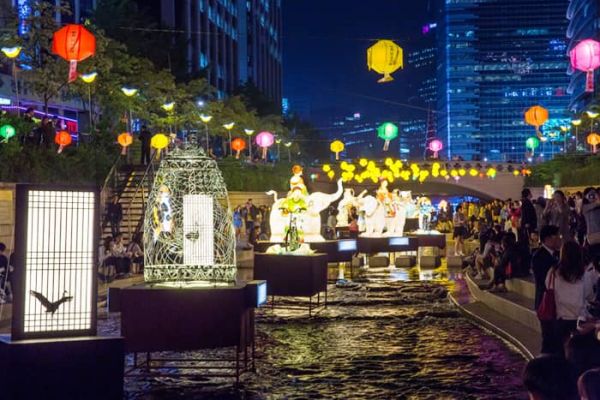 Lễ Hội Đèn Hoa Đăng Truyền Thống Của Người Hàn Quốc