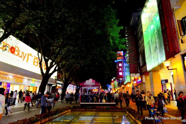 Đến Trung Quốc Hấp Dẫn Những Khu Phố Đi Bộ Mua Sắm