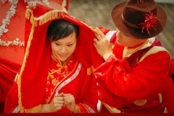 Các Tục Lệ Cưới Hỏi Đặc Biệt Trong Văn Hóa Trung Quốc