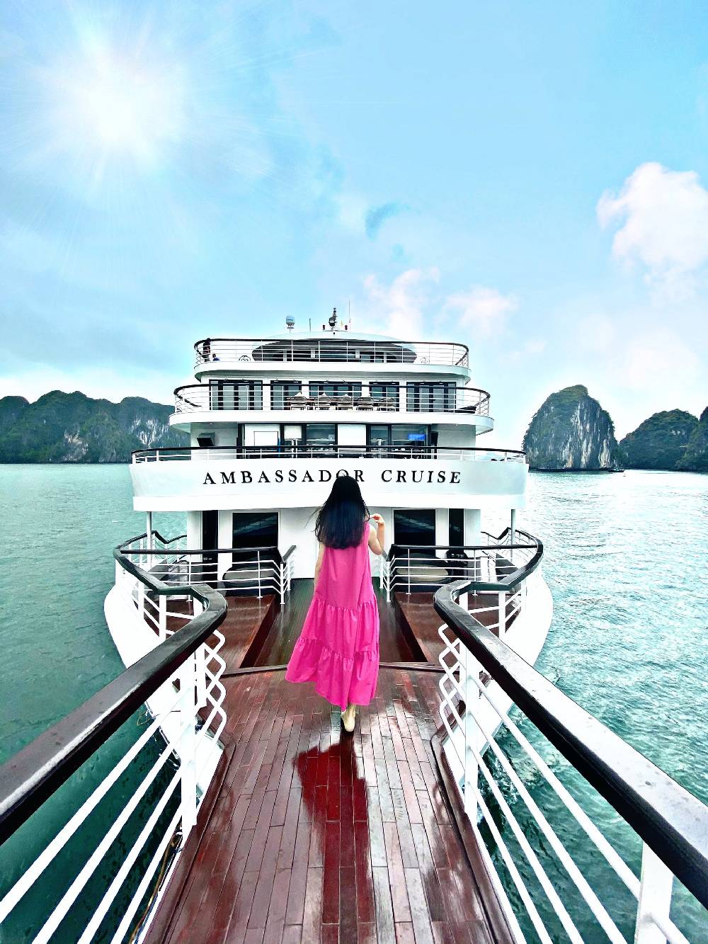 Tour Nghỉ Dưỡng Du Thuyền Ambassador Cruise 5 Sao