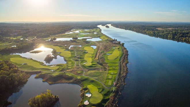 Ngoài Washington, du khách có thể thỏa sức chơi môn thể thao quý tộc này tại nhiều sân golf của tổng thống Trump ở Scotland, Dubai hay Ireland. Ảnh: Washingtonian. Ngoài Washington, du khách có thể thỏa sức chơi môn thể thao quý tộc này tại nhiều sân golf của tổng thống Trump ở Scotland, Dubai hay Ireland. Ảnh: Washingtonian.