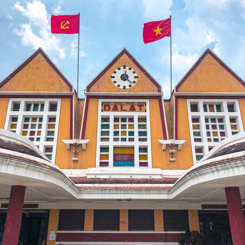 Những địa điểm trăm tuổi hút du khách ở Việt Nam 7
