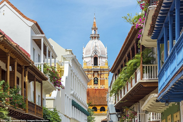 Đứng thứ 2 là Colombia. Quốc gia Nam Mỹ này được đánh giá cao bởi đời sống văn hóa phong phú, sôi động. Điều này bắt nguồn từ việc Colombia là quốc gia đa sắc tộc và có nhiều ngày lễ tết trong năm nhất thế giới (hơn 1000 ngày lễ tết lớn nhỏ).