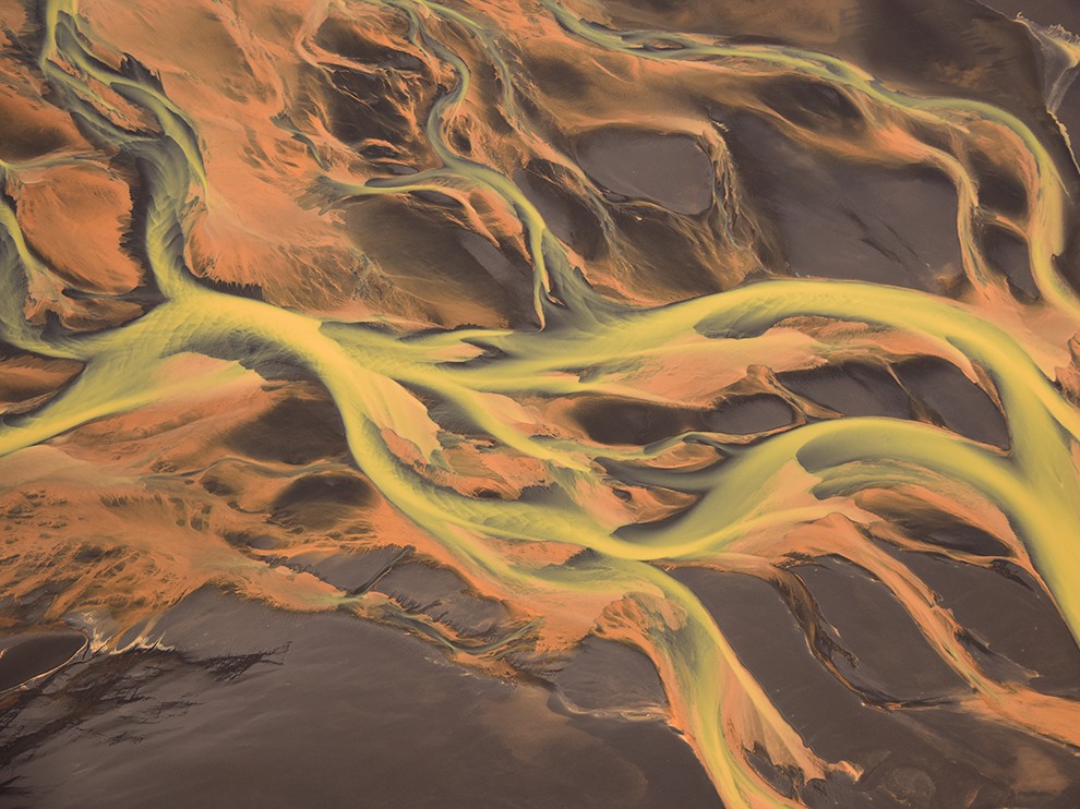 Đồng bằng sông, Iceland: Các khe nứt núi lửa tạo ra dạng địa hình đặc biệt khi nước từ sông băng đổ vào đồng bằng ở miền Nam Iceland. Ảnh: Aya O.